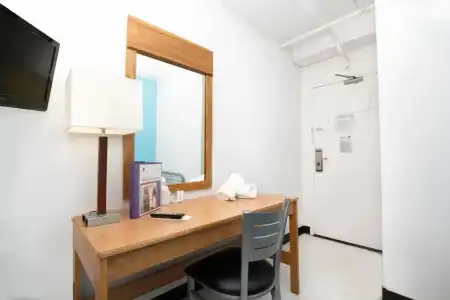 West Side YMCA Hostel - 18