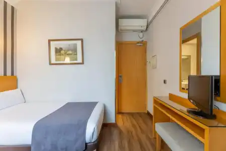 Ripoll Apartments - 13