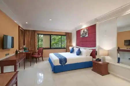Floral Dolphin Circle Pattaya - 42