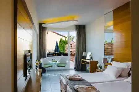 Napa Plaza - 41