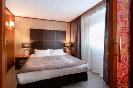 Goldstar Apartments & Suites - 50