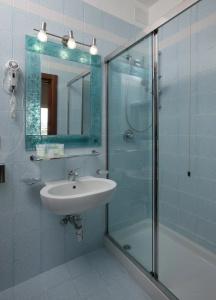 Gabbiano Azzurro & Suites - 53