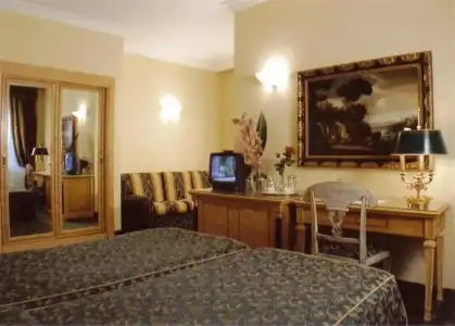 Champagne Palace - 3