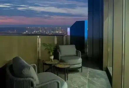 Hilton Mall Of - 81