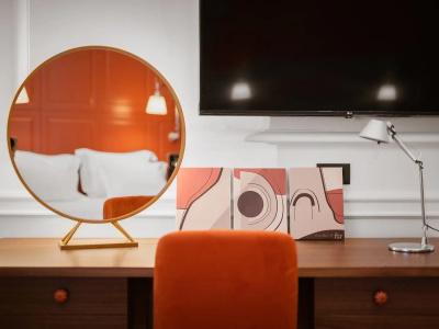 The Bold Type, a Member of Designs - 28