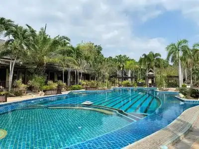 Botany Beach Resort Pattaya - 16