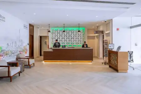 Hilton Garden Inn Dubai Al Muraqabat - Deira - 1