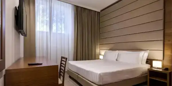 Occidental Aurelia - 50