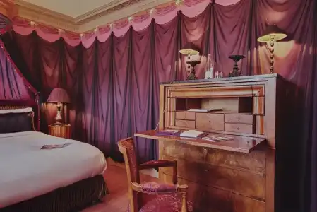 L'Hotel - 59