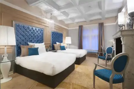 Aria Budapest by Library Collection - 60