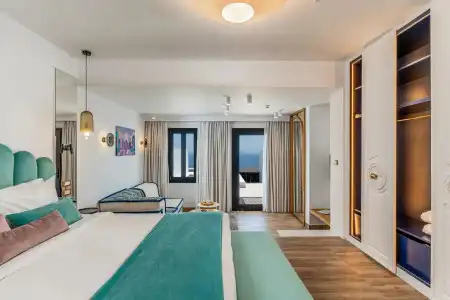 Cresanto Luxury Suites - 50