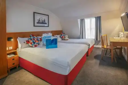 Queensway Sure Collection By Best Western - 8