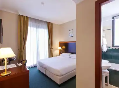 Garner Rome Aurelia by IHG - 44