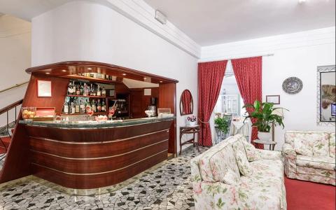 Astor Victoria - 11