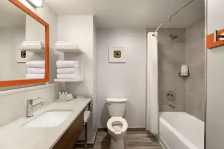 Hampton Inn Indianapolis Downtown IUPUI - 37
