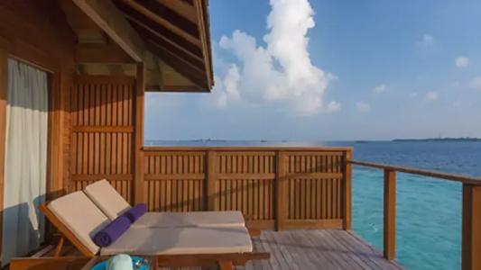 Vilamendhoo Island Resort & Spa - 44