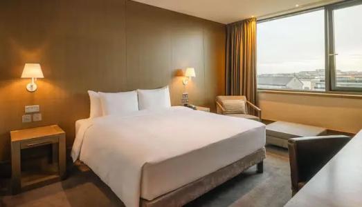 Radisson Blu Royal, - 46