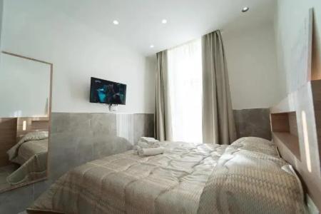H. G. Boutique Toledo Napoli Centro - 51