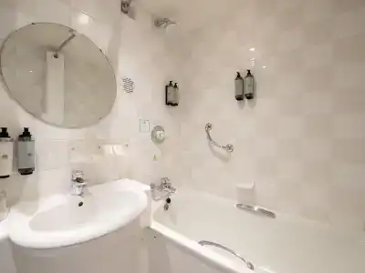 Glasgow Airport Apartments - 53
