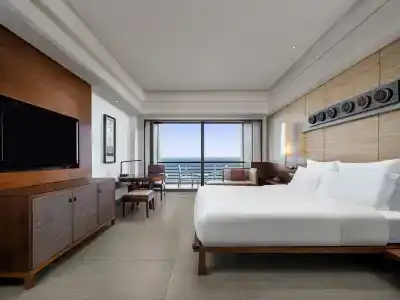 Pullman Oceanview Sanya Bay Resort & Spa - 61