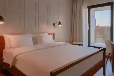 Radisson & Apartments - 86