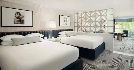 Le Parc at Melrose - 9