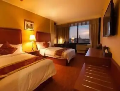 Ramada by Wyndham Flushing Queens - 17