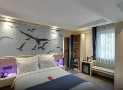 Ramada by Wyndham Old City - 29