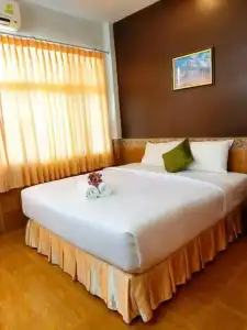 Suriwong Chumphon - 30