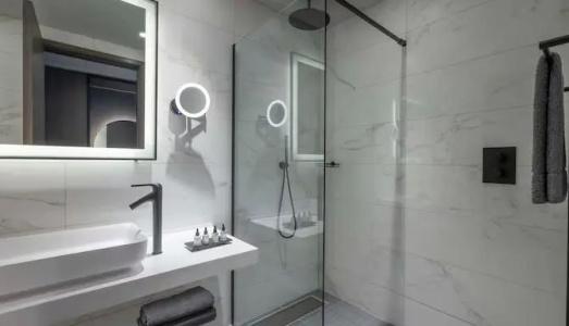 Radisson Blu Royal, - 20