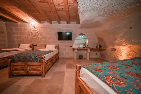 Zeus Cave Suites - 80