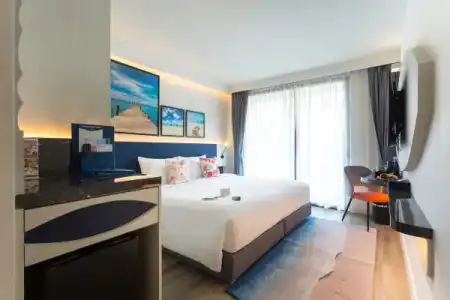 Clover Patong - 63
