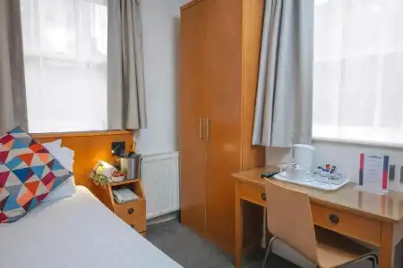 Queensway Sure Collection By Best Western - 3