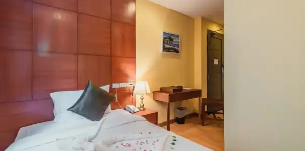 Elite Suites Patong - 96