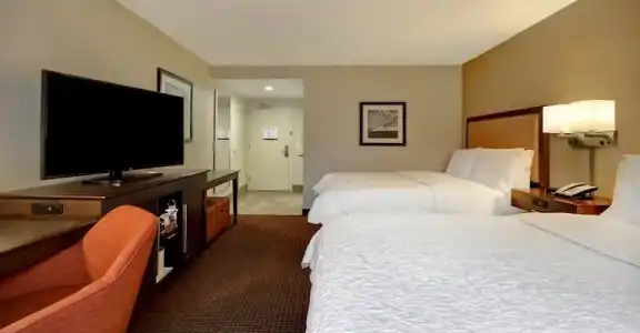 Hampton Inn NY-JFK - 49