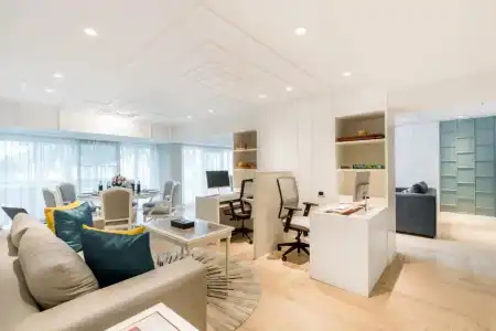 Royal Wing Suites & Spa Pattaya - 14