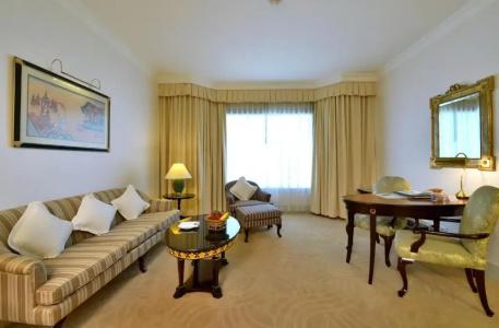Evergreen Laurel - 2