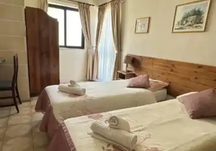 Green Grove Guest House - 30