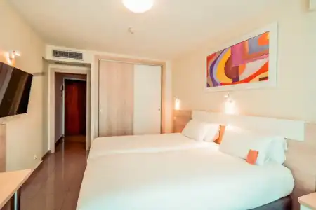 Marina Resort Benidorm - the Original Benidorm Vibe - 4