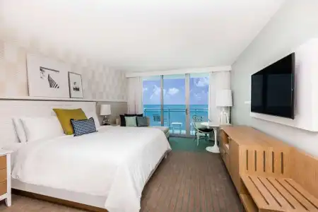 Wyndham Grand Clearwater Beach - 73