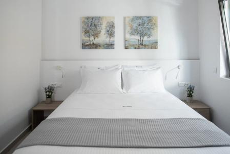 Cozy Corner Luxury Apartments - 42