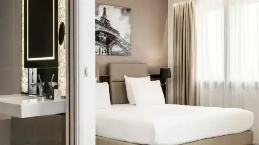 AC Porte Maillot - 64
