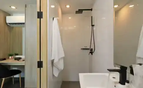 Utopia Naiharn - 50