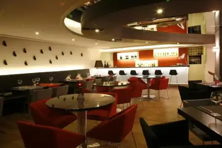 Samm Bistro Spa - 10