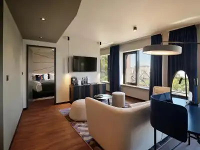 Clark Budapest - Adults Only - 45