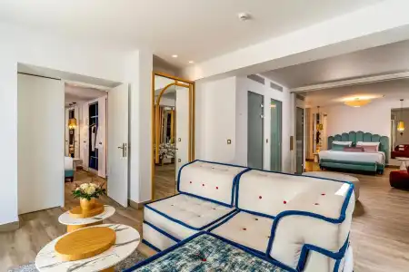 Cresanto Luxury Suites - 76