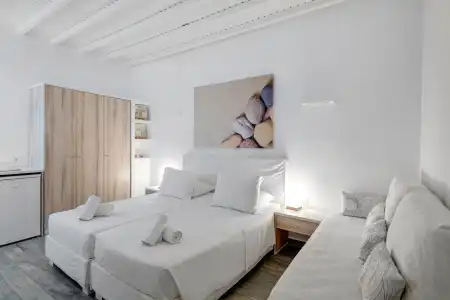 Maki's Place - 52