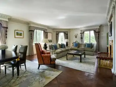The Dorchester - 92