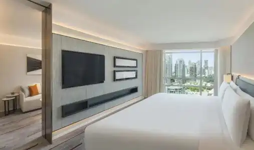 DoubleTree by Hilton Bangkok Ploenchit - 60