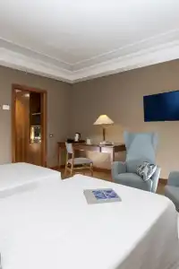 Royal Continental - 51